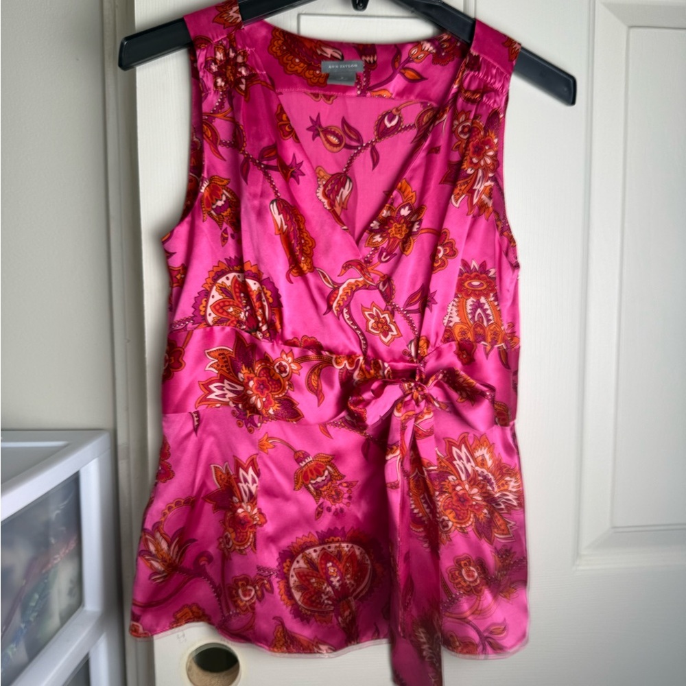NWOT Ann Taylor Size 2 Pink Paisley Sleeveless Tie Waist Blouse